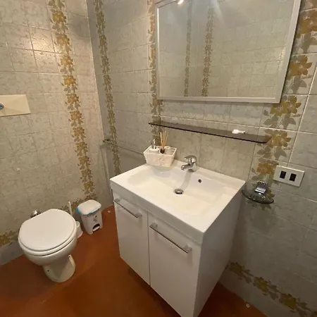 Castagneto House *